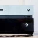 Un&#039;immagine mette a confronto la Xbox One e la Xbox One S